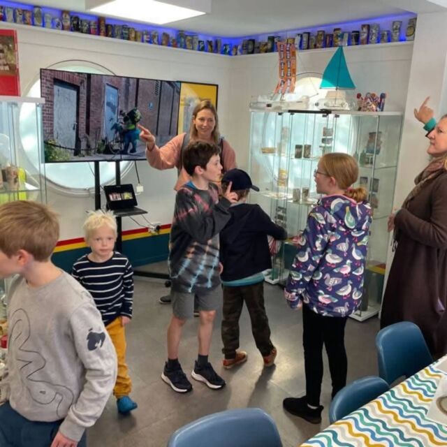 What a load of rubbish 🗑🧃🍬

During our Power Up! weekend, why not take a walk along the river to Jetty Lane to visit the Vintage Litter Museum? Displaying hundreds of items collected around Suffolk, it's a powerful reminder of our environmental impact. Open Fridays & Saturdays 10am-4pm.

If your visit spurs you into action, you can join Jason Alexander's Rubbish Walks on Sunday 27th April, meeting at 10am at the Litter Museum for a relaxed, sociable litter pick around Woodbridge. 

For more info: www.rubbishwalks.co.uk

#EarthDay2025 #transitionwoodbridge 
#vintagelittermuseum #woodbridge